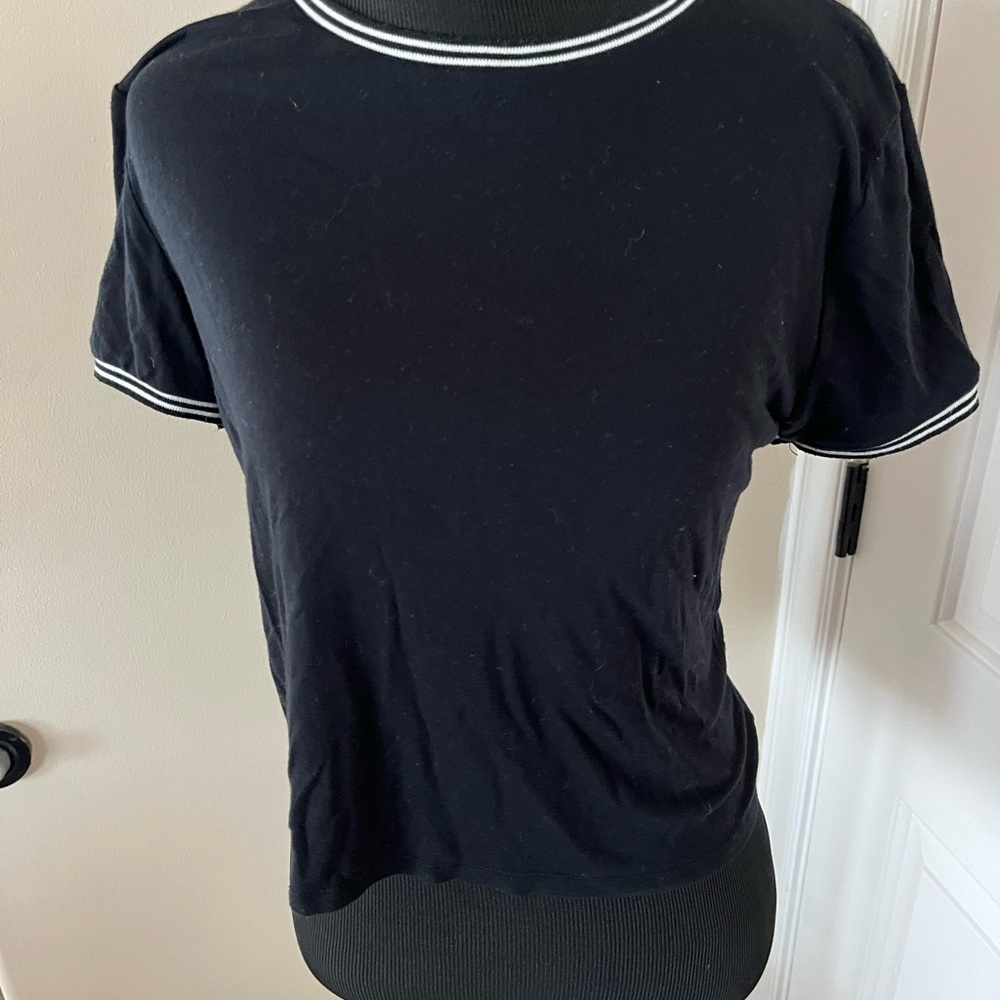Women’s Level up cropped Top size M black and white
